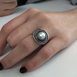 Spectacular Vintage Mabe Pearl and 925 Sterling Silver Lunar Ring